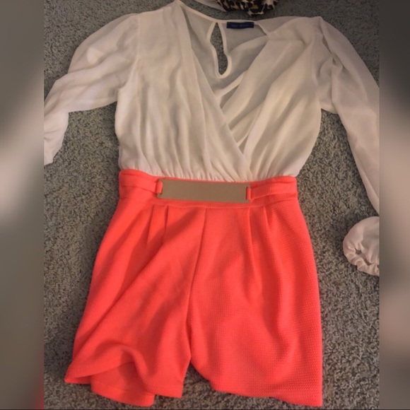 Boutique Romper - Picture 2 of 4